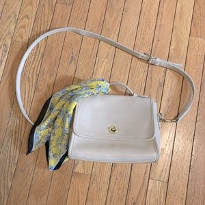 Vintage Off-white Coach Crossbody bag.